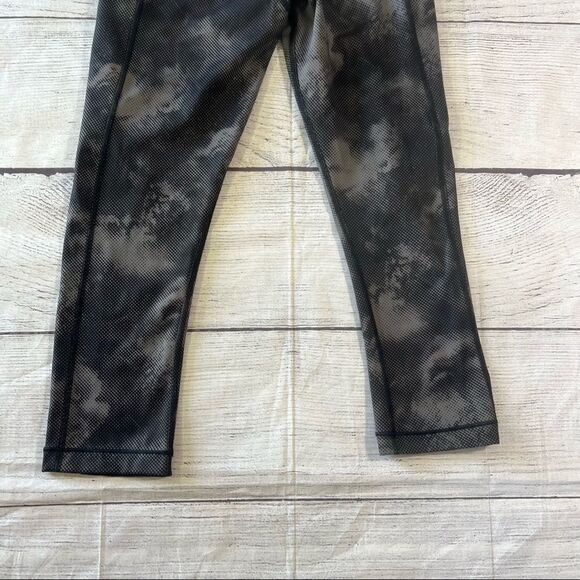 Athleta 598755 Ultimate Stash Pocket Printed Capri Black Print Women's Extra Sm - Picture 9 of 13